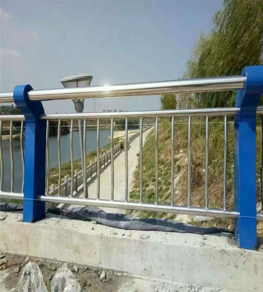 鞍山不锈钢复合管桥梁护栏产品图片